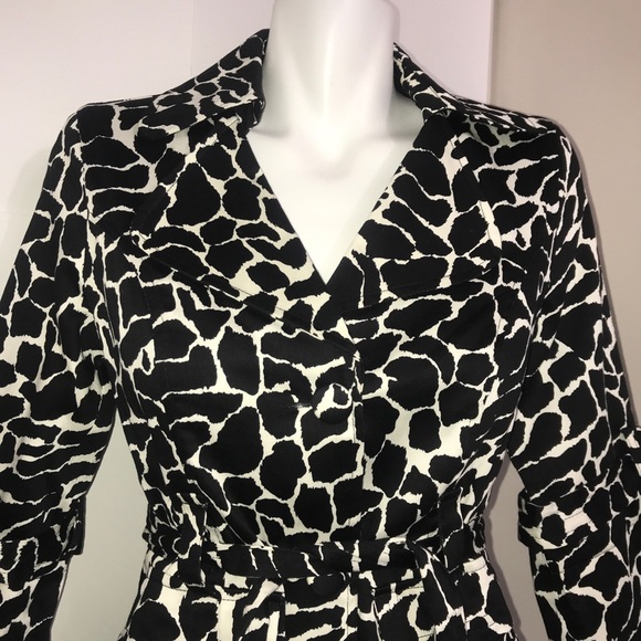 Talie Classic B&W Animal Print Padded BeltedBlazer - Picture 3 of 10